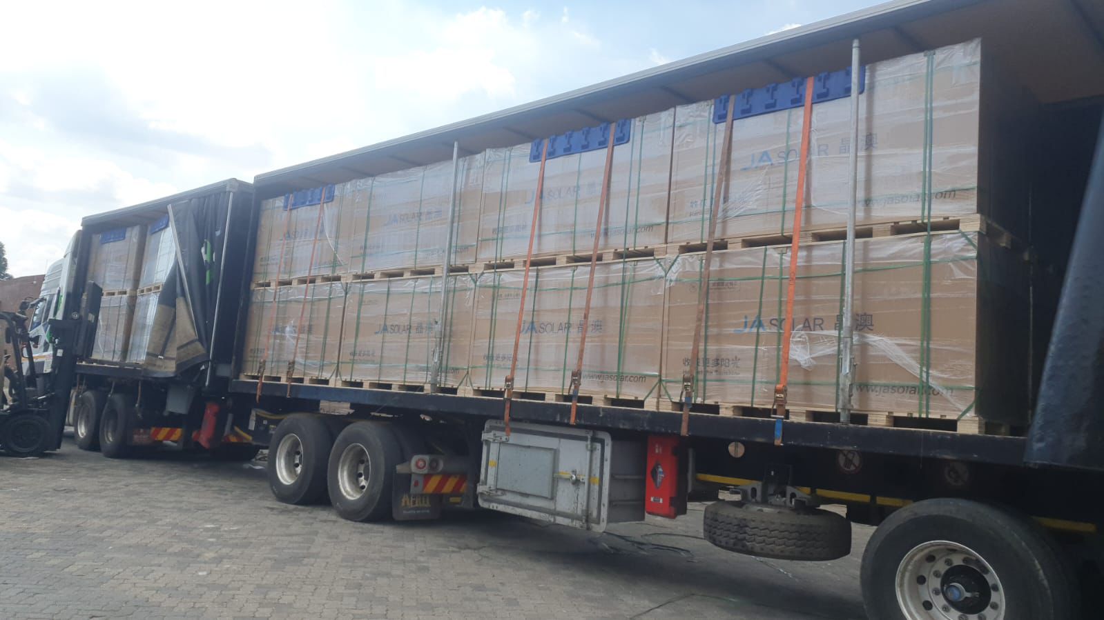 JA Solar Tier 1 panel shipment
